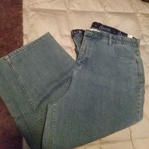 D&Co cropped tiny control jeans